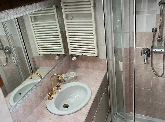 Loft Albinelli Wi-fi E Parcheggio Gratis In Centro Appartement