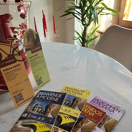 アパート Loft Albinelli Wi-fi E Parcheggio Gratis In Centro モデナ