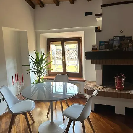 Loft Albinelli Wi-fi E Parcheggio Gratis In Centro Apartamento