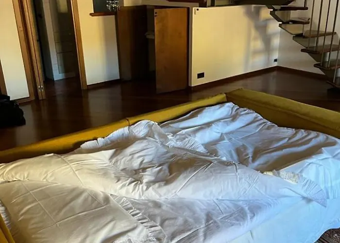 Loft Albinelli Wi-fi E Parcheggio Gratis In Centro Apartment Modena