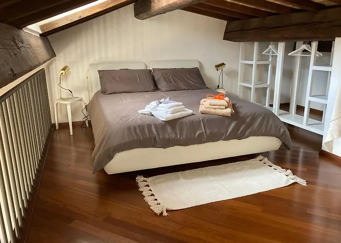 Loft Albinelli Wi-fi E Parcheggio Gratis In Centro Apartment Modena